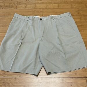 Tommy Bahama  Beige silk/Cotton Pleated Dress Shorts size 44